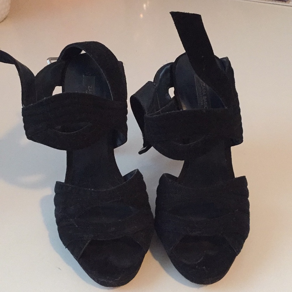 Size 36/6 Zara black heels!